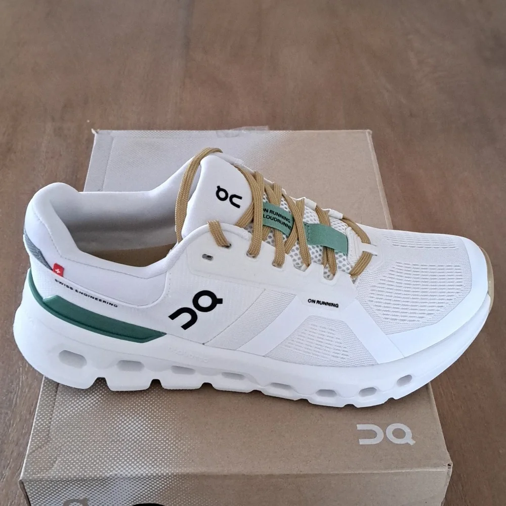 On Cloudrunner 2 - Color: White / Green - Size: Women 9.5 - Picture 1 of 9